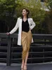 Kvinnors kostymer Wanxi Star's samma stil White Suit Coat Spring och Autumn High midja Split Wrapped Hip Half Kirt Temperament Non