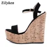 Sandaler Eilyeken Fashion Open Toe Platform Kilar Kvinnor Sandaler Summer Ankle Buckle Strap High Heels Black Roman Leisure Shoes 230717