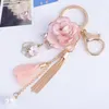 Keychains Fresh Fabric Pink Flower Tassel Chain Car Keychain Petal Imitation Pearls Exquisite Keyring Women Bag Pendant Trinket Girl Gift
