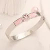 Diseñador Marca Carta Aceros Sello 18K Chapado en oro Brazalete de plata Pulseras Material de acero inoxidable de calidad superior Pulsera Pulsera de cuero Joyería del día de San Valentín