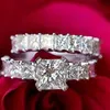 Anillos de boda 2pcs / set Princess Cut White Cubic Zirconia Conjunto de compromiso para mujeres Anillo plateado Regalo de aniversario 230718