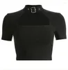 女性のTシャツ2023女性セクシーなソリッドカラーTシャツブラックゴシックチョーカーメタル​​バックルショートトップカジュアルスリムフィット女性服