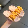 Pantofel dziewcząt Kapcie domowe Urocze łuk Princess Dziecięce Sandały Letnie Flip-Flop Baby Beach Buty Buty Maluch Buty House Kapcie R230718