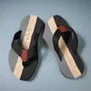 Slippers Beach Summer Men Slippers Massage Sandals Удобные мужчины. Случайная обувь мода Men Flip Flops Hot Sell обувь L230720