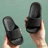 Slipper Kinderhausschuhe einfache einfarbige Outdoor-Badezimmer rutschfeste Jungen- und Mädchenhausschuhe R230805