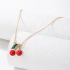 Łańcuchy Piękny wiśniowy naszyjnik wisiorek dla kobiet lśniąca kryminana złoty kolor colowy metalowy łańcuch biżuterii