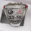 Georgia Bulldogs 2021-2022 Fotbollsmästerskap med samlarens display Case337y