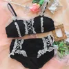 Ensembles de soutiens-gorge Lolita Girl Bras Retro Kawaii Maid Lace Sexy Maid Bowknot Underwear Soutien-gorge sans fil et ensemble culotte String Lingerie Bralette Set 230717