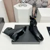 2023 Designerin Schwarz-Weiß-Martin-Stiefel Knöchelstiefel echtes Leder mit mittleren Stiefeln Schnürknöchelstiefel Mehrere Stile zur Auswahl von Patent-Leader-Schnürstiefeln