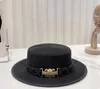 Japon et Corée du Sud arc de triomphe boucle en métal chapeau de paille à dessus plat chapeau de cadeau de crème solaire de mode d'été pour femmes chapeau de chapeau de paille enveloppé de crème solaire