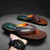 Slippare Summer Fashion Mixed Color Flip Flops Outdoor Casual Wear-Resistent Men's Beach Slippers Bekväm mjuk non-slip Male Footwear L230718