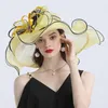 Breda brimhattar 2023 Fashion Lace Bow Flower Elegant Sun Fedoras Caps Summer Women Foldbar rese strandhatt