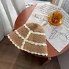 Cappelli a tesa larga Coreano Estate Dolce Crochet Colore abbinato Pizzo Cappello a secchiello corto Donne giapponesi Trendy Sun Outdoor Parasole Berretto di paglia