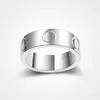 Pierścienie projektanta serca wdzięczny okrągły pierścień miłosny Hip Hop Metal Letters Designer Designer for Women Bague luksusowy złoty pierścień srebrny kolor nowoczesny ZB014 f23