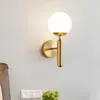 Lampa ścienna nowoczesne minimalistyczne do sypialni sypialnia sypialnia światła kinkietowe szklana kulka