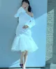 Vintage krótkie białe sukienki z białymi krepami z rękawami syrena jedno ramion organza długość herbaty Zapip