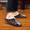 Slippers Veowalk Mens Canvas Embroidered Close Toe Slippers Handmade Mens Embroidery Summer Flat Shoes Comfortable Denim Shoes for Man L230718