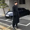 Herr ull blandar koreansk stil bälte trench män klassisk svart casual long vindbrytare vinter tjock vridning krage jacka rockar mode trenchcoat hkd230718