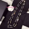 Naszyjniki z koralikami kobiety długie wisiorki warstwowe kołniery naszyjnik perłowy de moda 2020 list nr 5 biżuteria na imprezę kwiatową