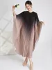 Casual klänningar Miyake veckad gradient Bat Sleeve Dress Fashion 2023 Femininity Elegant Seaside Holiday Drape Long kjol