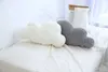 Pluche Kussens Mooie Grijs Witte Wolk Vormige Kussen Gevulde Knuffel Beddengoed Babykamer Woondecoratie Gift Meisje Verjaardagscadeau R230718