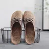 Hausschuhe Suihyung Neue Männer Frauen Sommer Schuhe Hausschuhe Flachs Mesh Atmungsaktive Rutschfeste Sandalen Strand Flip-Flops Männliche Hausschuhe Rutschen L230718