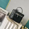 Luxuriöse Umhängetaschen, Kosmetiktasche, Designer-Handtaschen, modische Kulturbeutel für Damen, Umhängetasche, klassische Satchel-Damenkupplung, Kofferraum-Kosmetiktasche, geprägte Tasche mit Kettendesign