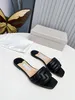 Luxury Designer Style Women's Flat Heel Sandals Round Toe Black White äkta läder Fashion Non Slip High Quality Slippers 35-41 med låda