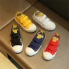 2023 Nya höstens barnssport Canvas Shoes Boys 'and Girl Sports SOLED Bekväma plattor utan halk