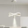 Ljuskronor minimalistisk modern restaurang ljus matsal barbord med spot nordisk hänge