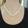 Hänghalsband riktiga pärlgot bokstäver halsband uttalande smycken alfabet a-z initial för kvinnliga flickor choker