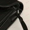 Canvas Single Shoulder Bag Designer Press Buckle Messenger Påsar Luxury Black Mailman Bag File Package Triangle Mönster Design Wallet