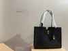 Designer Cabas 16 Borse borse da donna sacchetti per la spesa in pelle di mucca borse in pelle in pelle di cuoio classico Balck Balck Bianco di grande capacità Tote