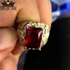 Anillos de boda Gorgeous Male Big Red Stone s925 Anillo Moda 18KT Oro amarillo Lleno Vintage Anillos de compromiso de boda para hombres regalos para hombres 230718