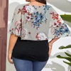 T-shirt grande taille pour femme châle en mousseline de soie faux deux pièces t-shirts grande taille décontracté col rond impression florale demi-manche volants pull ample haut femme 230719