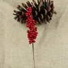 Flores decorativas 10 unids/lote ramo de bayas rojas decoración del banquete de boda decoración de Navidad para el hogar rama de flores cono de pino artificial año