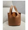 Original Designer Picotin Lock Bag Ny 2023 Handgjorda vegetabiliska korgar TC Cowhide Hand Sydd vaxtråd Temperament Mångsidig handväska 18 cm y3jo