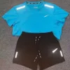 Mens Tracksuits Tech Tech Set Designer Tracksuit Shirts شورتان من قطعتين لللياقة بدلة اللياقة البدنية للطباعة التجفيف السريع وركض كرة السلة للملابس الرياضية للتنفس