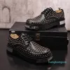 Zapatos de cuero para hombre Remache de moda Original Hecho a mano Estilo punk Hombres Pisos Zapatos de diseñador de lujo Hombres Vestido Mocasín negro