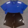 Mens Tracksuits Tech Tech Set Designer Tracksuit Shirts شورتان من قطعتين لللياقة بدلة اللياقة البدنية للطباعة التجفيف السريع وركض كرة السلة للملابس الرياضية للتنفس