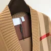 Bby Designer Cardigan Burb Maglione Uomo Donna Senior Plaid Classico Tempo libero Autunno Inverno Tenere al caldo Felpa confortevole di alta qualità Bottoming Standard europeo