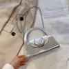 Bolsos de noche Bolso de decoración de luna de metal Bolso de cuero de PU suave Bolso de mujer Cadenas de plata y2k Paquete fresco Bolso de fiesta elegante 230718