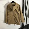 Trench da donna Capispalla moda Lettera con cappuccio Zippe Design con coulisse in vita Giacca a vento corta allentata