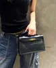 Klasyczne damskie pudełko na ramię skórzane skórzane torebki i torebki Paris Designer Torby wieczorowe Moda Modne Sprzęgła Małe pojemniki 21 cm 2457