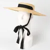 Szerokie czapki brzegowe czapki letnie duże naturalne czapki ze słomy pszenicy dla kobiet Handmad szerokie brzegi plażowe czapki eleganckie płaskie top długą wstążkę koronkową kapelusz słoneczny 230718