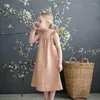 女の子のドレスベビーガールズグリーンライトピンクリネンコットンペタルスリーブ2023年の夏の幼児用シングルボタンドレスのためにかわいいショート