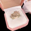 حلقات الفرقة Fashion Lucky Four Leaf Clover Ring For Women Charm 360 Rotatable Release Region Jewelry Gistridmy Gift J230719