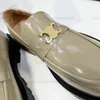 Designer-Schuhe, klassische Damen-Freizeitschuhe, elegante Schuhe, Rindsleder, goldene Schnalle, Arc de Triomphe-Loafer, flache Schuhe, Schuhe aus Rindsleder und Ziegenleder, Margaret-Loafer