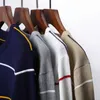 Maglioni da uomo 2023 nuovi uomini di marca di moda maglione sottile pullover da uomo pullover a righe slim fit lavorato a maglia autunno stile coreano abiti da uomo casual L230719