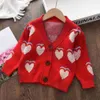 Pullover Bear Leader Girls Stricker Pullover Baby Girls Winter Herbstkleidung Druck Herz Patchwork Strickmann warmer Strickpullover süße Jacke HKD230719